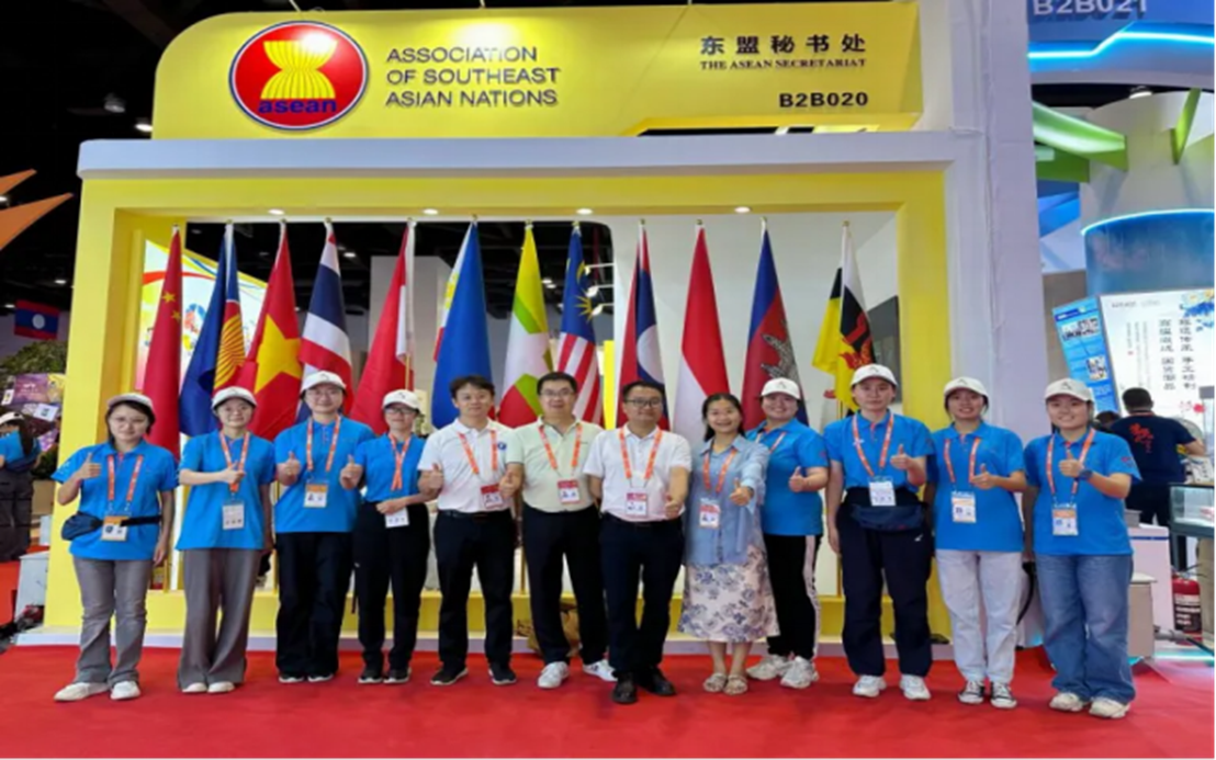 第21届中国-东盟博览会部分志愿者合影 第21届中国-东盟博览会部分志愿者合影